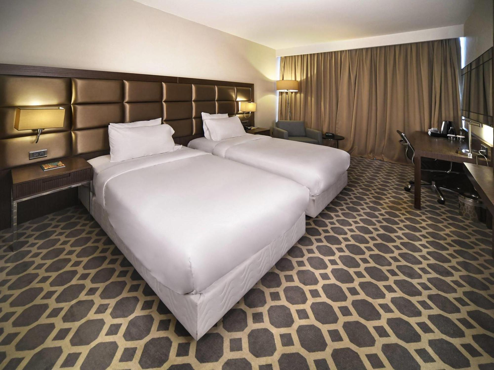 Mercure Istanbul West Hotel & Convention Center — Fotos 1